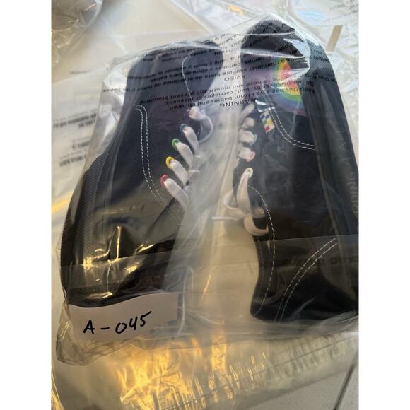 Athletic_Shoes